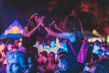 LMF iznad svih očekivanja - nekoliko tisuća ljudi partijalo na Jarunu uz poznate svjetske DJ-eve