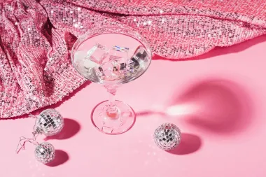 To nam treba! Rozi craft gin sa šljokicama kojeg ćeš obožavati