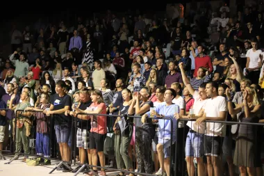 TBF-ovci održali još jedan koncert za pamćenje: Šibenska tvrđava ispunjena pozitivnim ritmom!