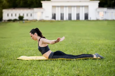 Voliš trenirati kod kuće? Ovih 6 pilates vježbi ono je što trebaš!