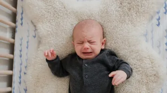 'Cry it out' metoda: Je li u redu pustiti bebu da neko vrijeme plače?