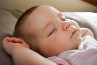 'Cry it out' metoda: Je li u redu pustiti bebu da neko vrijeme plače?