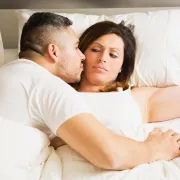 Preskačeš poljupce pod plahtama? Nisi jedina
