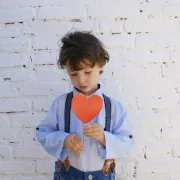 Znakovi da su te odgojili emocionalno nezreli roditelji (ili da si i ti jedan)