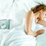 Čudesne stvari koje će ti se dogoditi ako odeš na spavanje sat vremena ranije