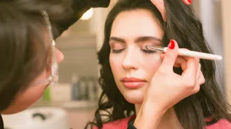 Beauty trendovi iz 90-ih koji se ove jeseni vraćaju na velika vrata