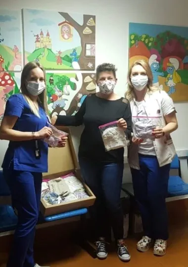 Žena zlatnih ruku i srca: Iako i sama pacijentica, Antonia se posvetila izrađivanju kapa za žene s rakom