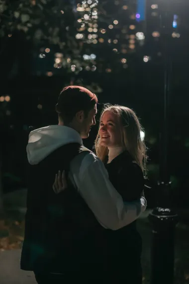 Suptilni znakovi da si upravo ti žena njegovog života