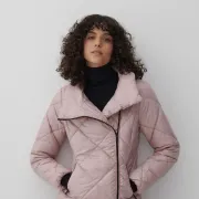 I ove jeseni nosimo prošivene i puf jakne. Reserved ima sjajne modele