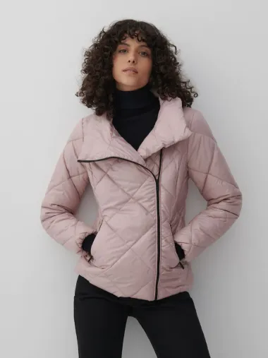 I ove jeseni nosimo prošivene i puf jakne. Reserved ima sjajne modele