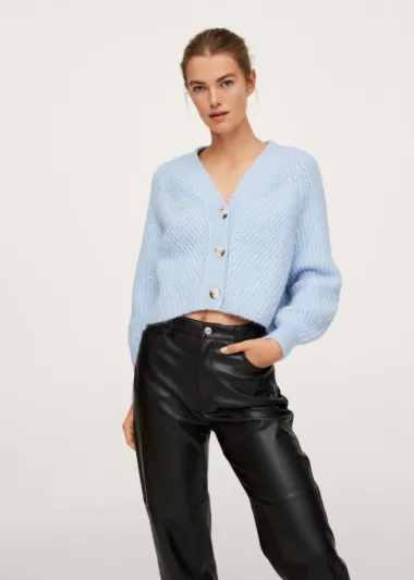 Kardigan i elegantni modni dodatak - look stvoren za jesen