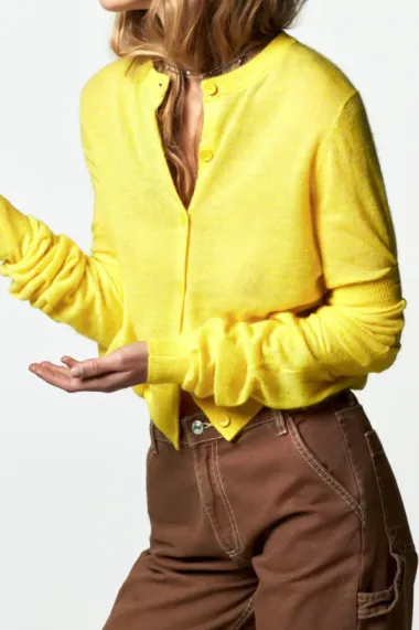 Kardigan i elegantni modni dodatak - look stvoren za jesen