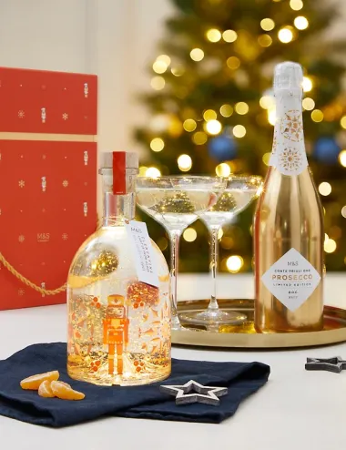 Gin boca i čaše s motivom Orašara: Sve što nam treba za zagrijavanje za božićno ludilo