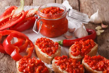 Ajvar je uvijek dobra ideja : Recept za mnogima omiljenu zimnicu