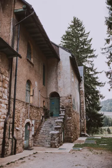 Jesenski izlet? Bajkoviti dvorac pravi je dragulj Gorskog kotara