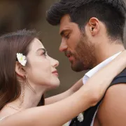 Šarmantna glumica iz TV serije „Gospodin pogrešni“: stvari koje niste znali o Özge Gürel