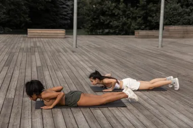 Uz ovih 5 plank vježbi, imat ćeš najravniji trbuh ikad