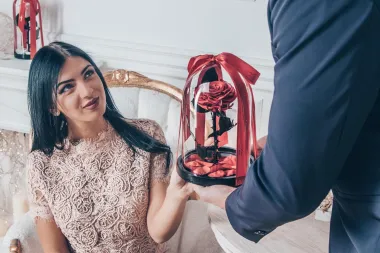Sumnjaš da tvoj partner i dalje pati za bivšom? Ovi znakovi to otkrivaju