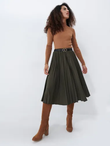 Za elegantan poslovni look, midi suknja uvijek je 'in'