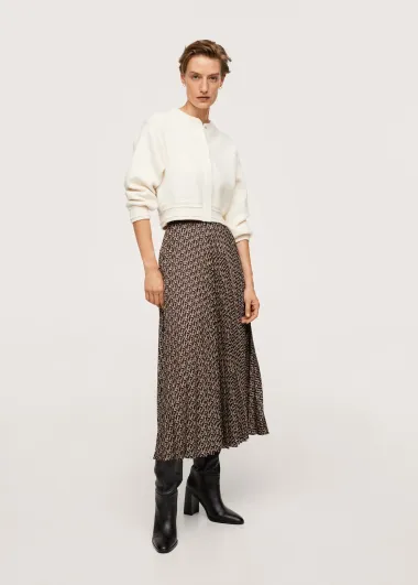 Za elegantan poslovni look, midi suknja uvijek je 'in'