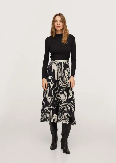Za elegantan poslovni look, midi suknja uvijek je 'in'