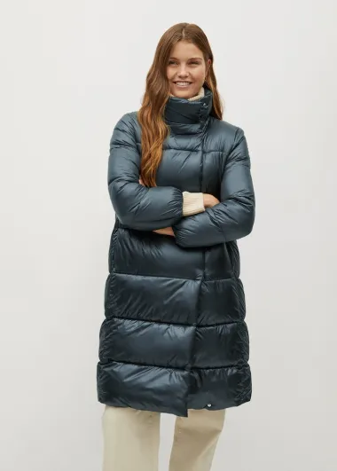 Od vunenih kaputa do trendi pletiva – Mango Outlet ima odlične komade za zimu