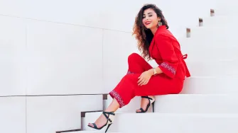 Crvena je uvijek top: Vatreni komadi za blagdanski look