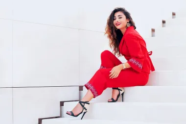 Crvena je uvijek top: Vatreni komadi za blagdanski look