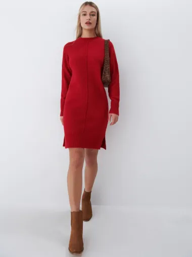 Crvena je uvijek top: Vatreni komadi za blagdanski look