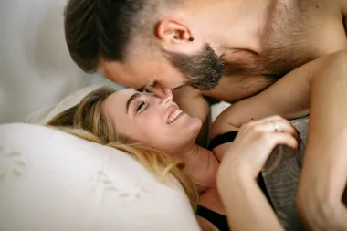 Muškarci pozor! Tri  poze u kojima će žena ranije dostići vrhunac