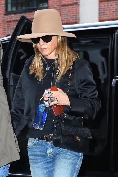 Modne lekcije Jennifer Aniston: 10 bezvremenskih komada za savršen stil