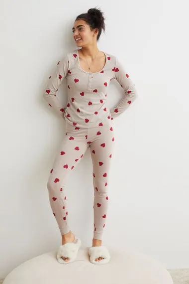 Noviteti iz H&M božićne kolekcije koje jedva čekamo nositi