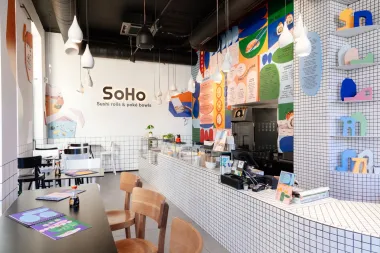 SoHo sushi rolls & poké bowls razigranim identitetom i šarenim zalogajima donosi novi doživljaj