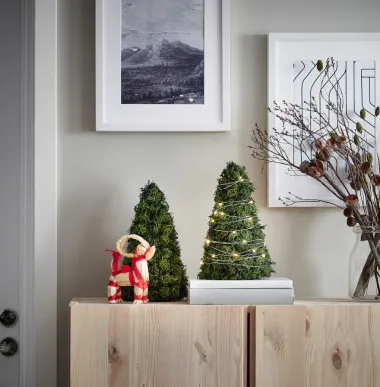 Pročešljale smo ponudu IKEA umjetnih božićnih drvaca i oduševile se