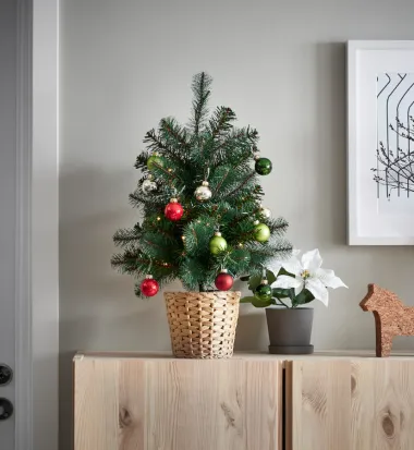 Pročešljale smo ponudu IKEA umjetnih božićnih drvaca i oduševile se