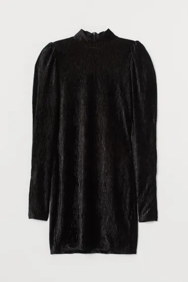 Crna je uvijek IN, a H&M ima bezvremenske komade koje želimo