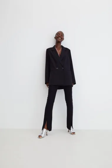 Crna je uvijek IN, a H&M ima bezvremenske komade koje želimo