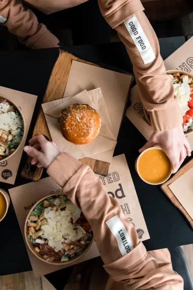 Brand Lunilou i Good Food potpisuju cool hoodicu koja šalje snažnu poruku