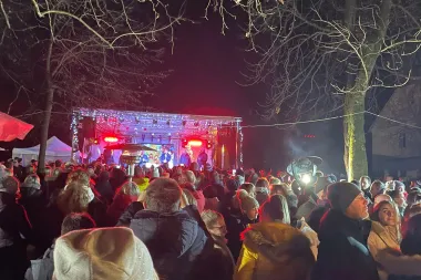 'Advent na kotačima' razveselio Petrinju uz koncert Tomislava Bralića & klapu Intrade, sljedeće i zadnje stajalište doček Nove godine u Vukovaru