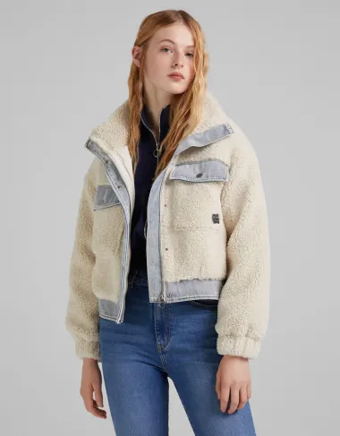 Tople i upečatljive: I ove zime nosimo shearling jakne