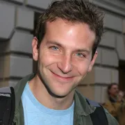 Najzgodniji plavooki frajer Hollywooda, Bradley Cooper, slavi rođendan!