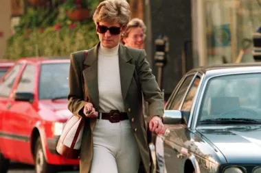 Princeza Diana kao bezvremenska inspiracija: Kako nositi blejzer i traperice?