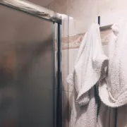 Kompletan vodič: Kako seks pod tušem učiniti zabavnim i sigurnim