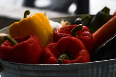 Znaš li koje namirnice imaju više vitamina C od naranče?