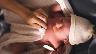 Istraživanje otkrilo zašto se većina beba rađa tijekom noći