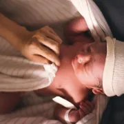Istraživanje otkrilo zašto se većina beba rađa tijekom noći
