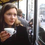 Od razuzdane partijanerice do modne legende: Kate Moss slavi rođendan