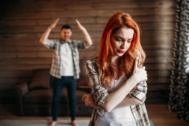 Emocionalno zlostavljanje u vezi: 'masnice' koje se ne vide, ali bole