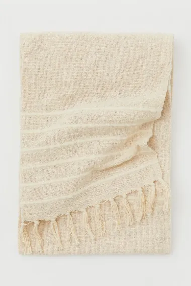 Jastučić ili mirisna svijeća za atmosferu? Pronađi ih na sniženju u H&M Home