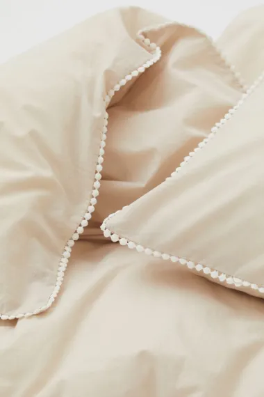 Jastučić ili mirisna svijeća za atmosferu? Pronađi ih na sniženju u H&M Home